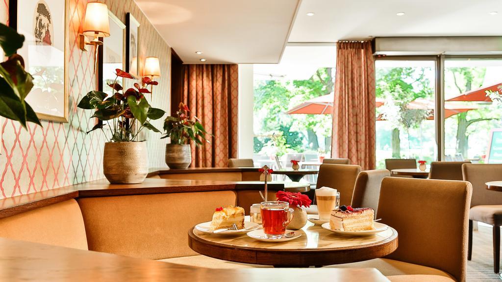 Althoff Hotel Am Schlossgarten Stuttgart Exterior photo Restaurant