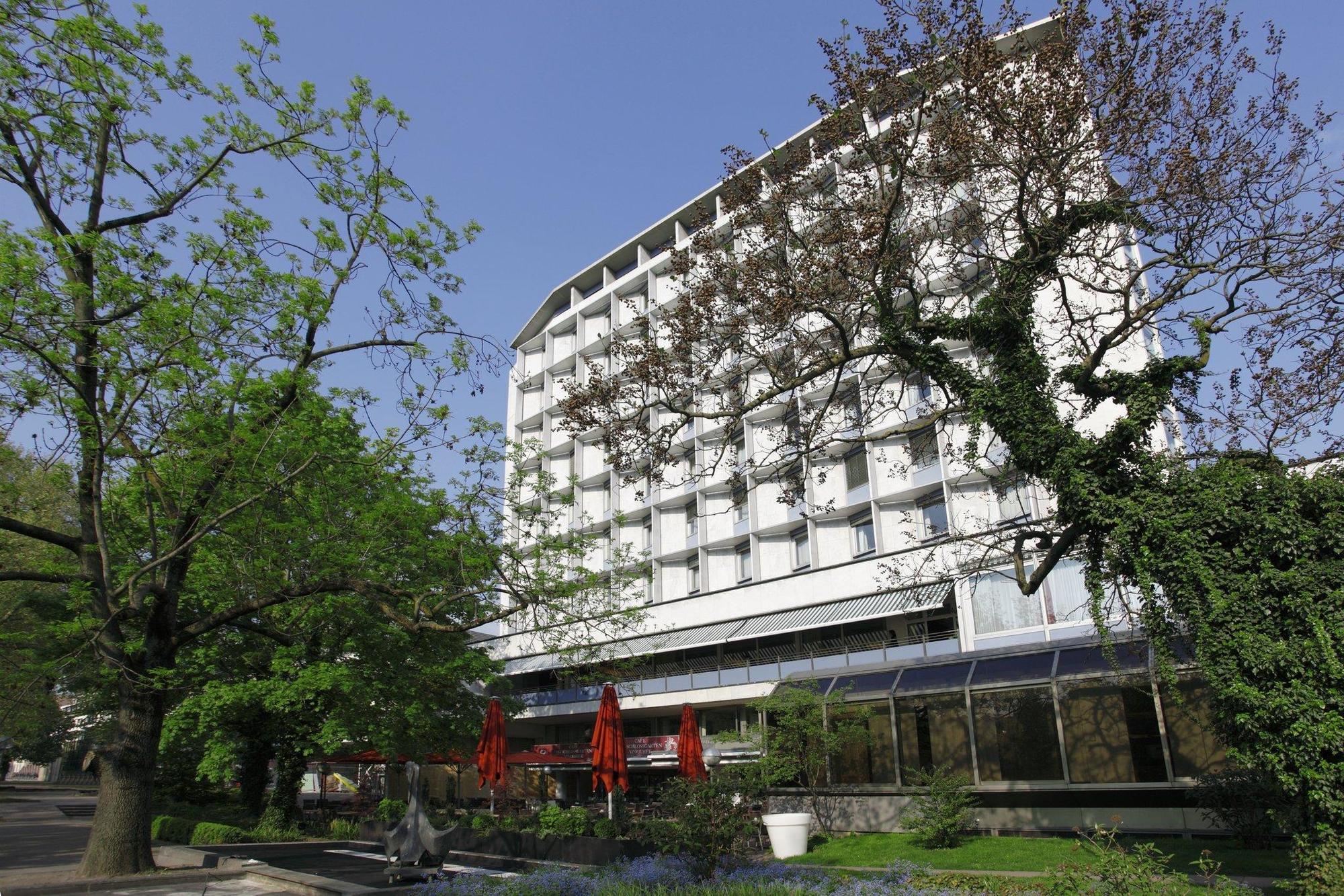 Althoff Hotel Am Schlossgarten Stuttgart Exterior photo The hotel in 2011