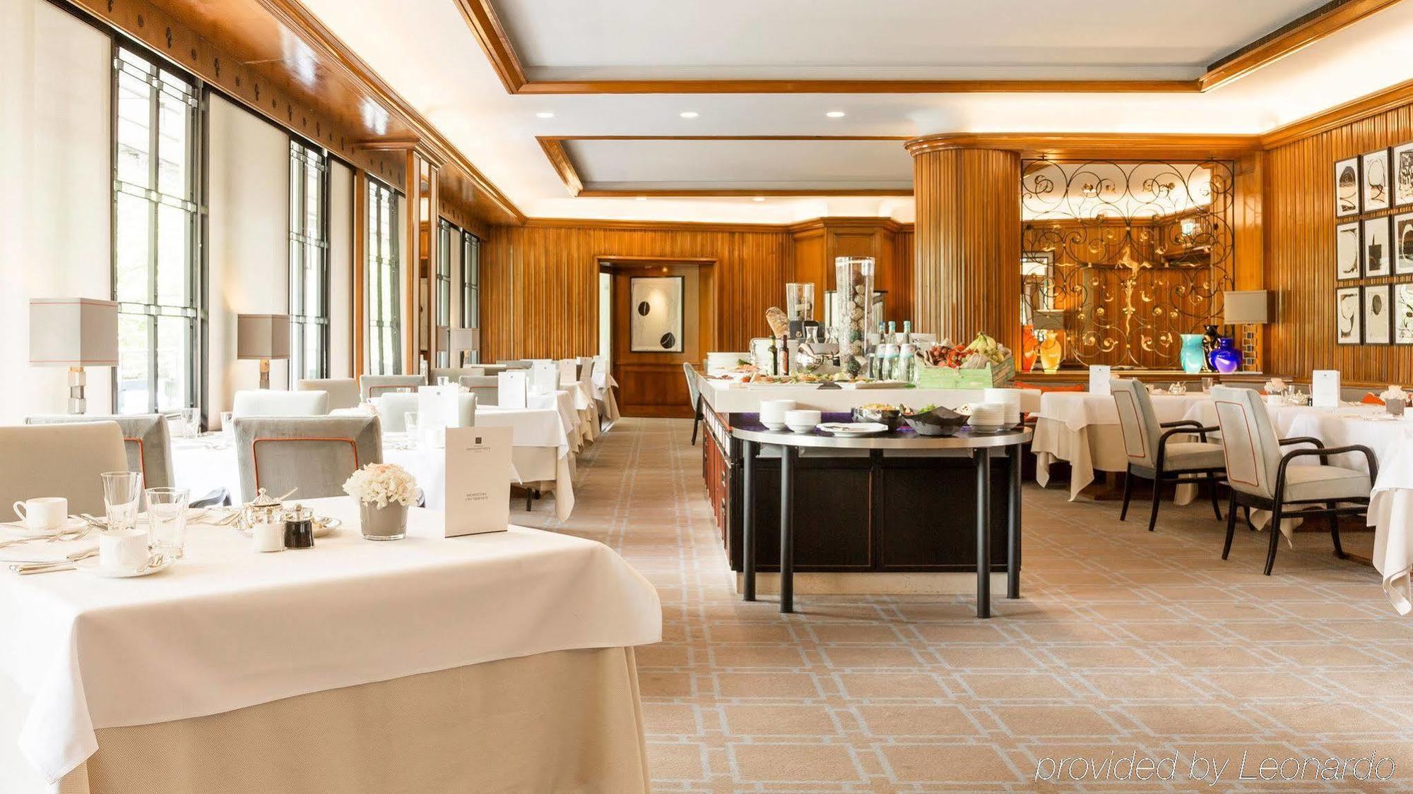 Althoff Hotel Am Schlossgarten Stuttgart Exterior photo The restaurant