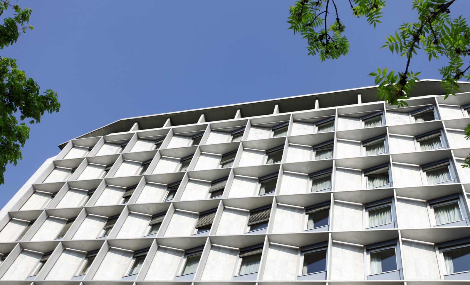 Althoff Hotel Am Schlossgarten Stuttgart Exterior photo The facade of the building